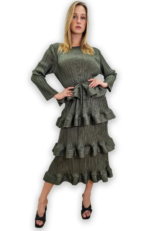 Long Sleeve Tiered Pleated Midi Dress Fashionable High-Neck Midi Dress