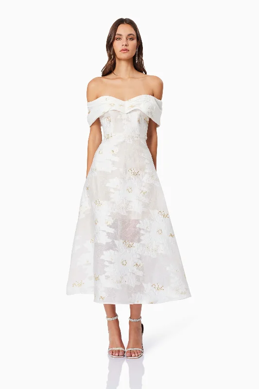 Octavia Sweetheart Midi Dress In White Chic Floral Print Midi Dress