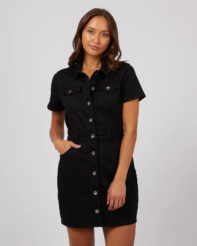 Shay Mini Dress Black Trendy Mini Dress with Belt