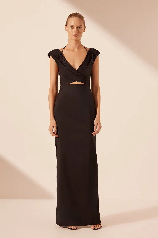 LANI CROSS FRONT RUCHED MAXI DRESS - BLACK Trendy Maxi Dress with Straps