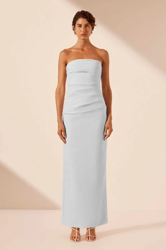 LANI STRAPLESS DRAPED MAXI DRESS - SKY Trendy V-Neck Maxi Dress